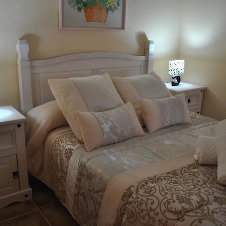 Apartamentos Turisticos Dulcinea Las Ventas con Pena Aguilera Habitación foto
